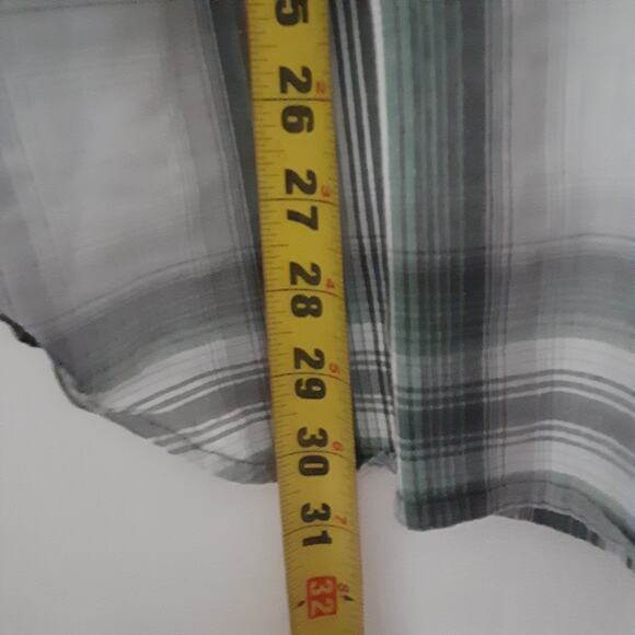 Columbia Short Sleeve Button Up Men's XXL Gray Green White Plaid Shirt Outdoors - Picture 7 of 7